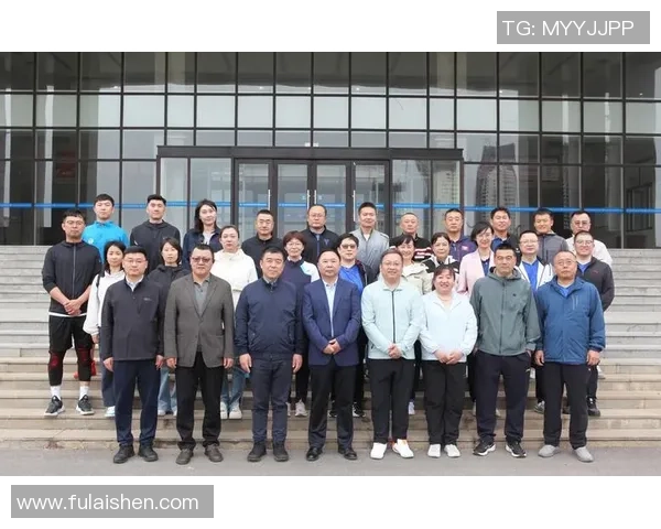 广州乒乓球队精英赛精彩配合展现团队默契与实力分析