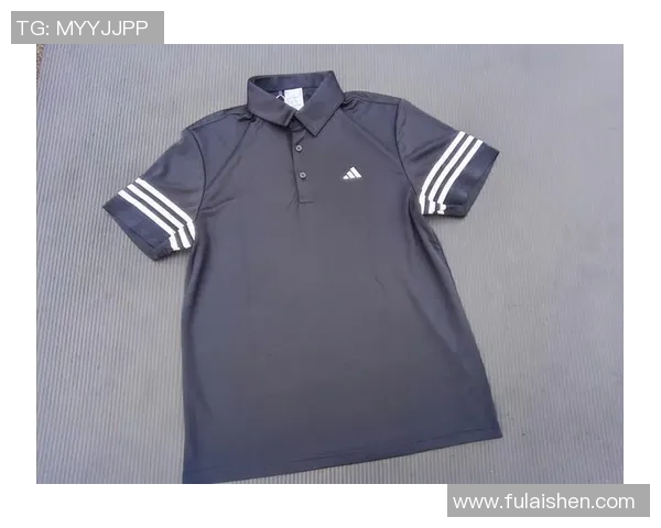 足球明星翻领polo衫时尚潮流引领者的运动风格与魅力展示